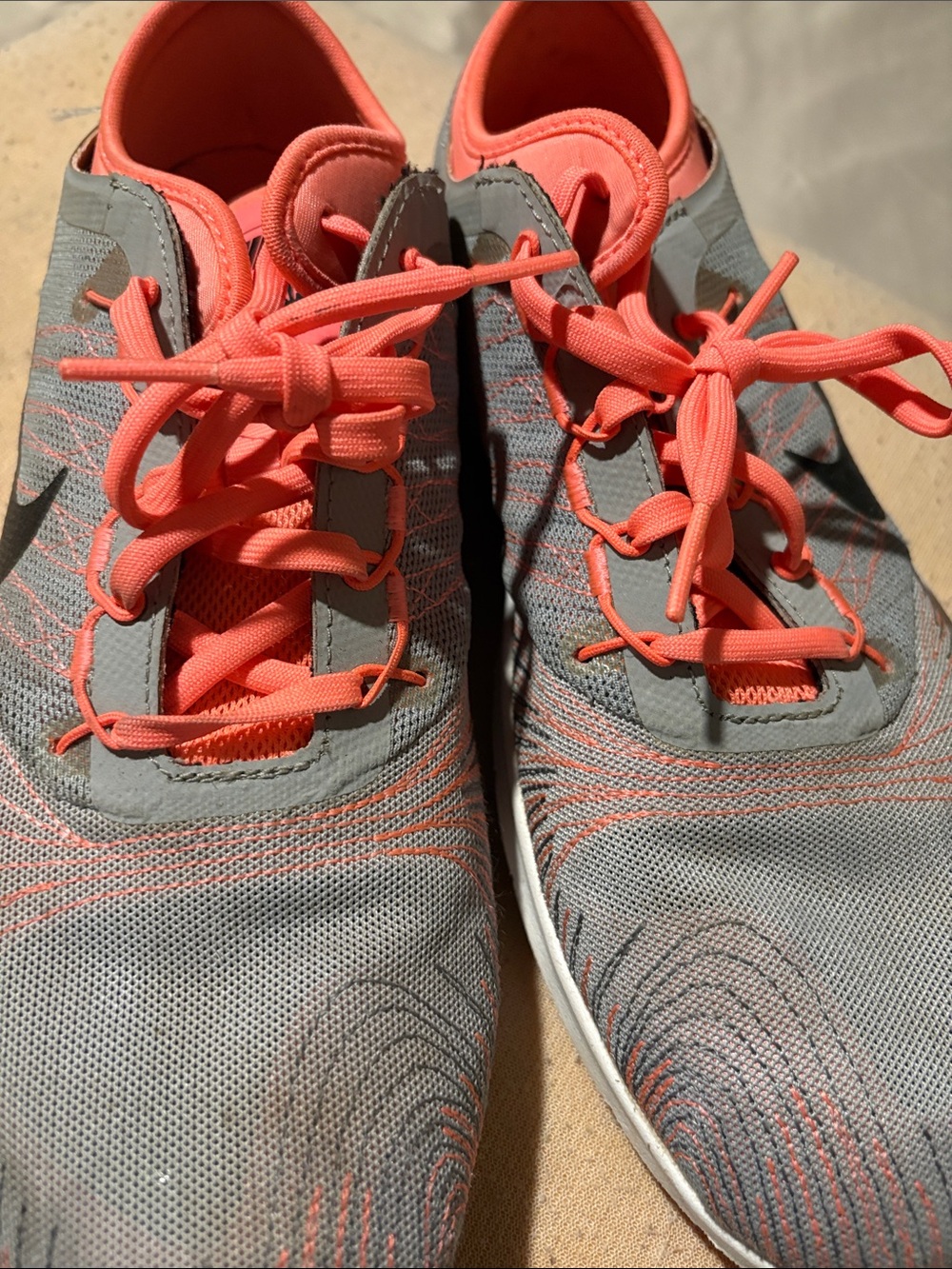 Nike Kids Sneakers in Gray and Coral Pink - Picture 4 of 8